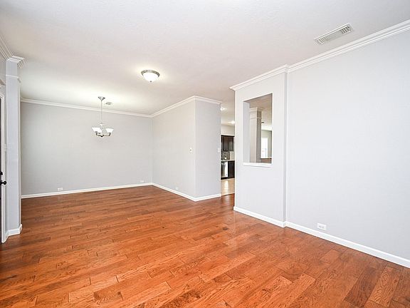 3rd image of 7427 Chathan Glen Ln