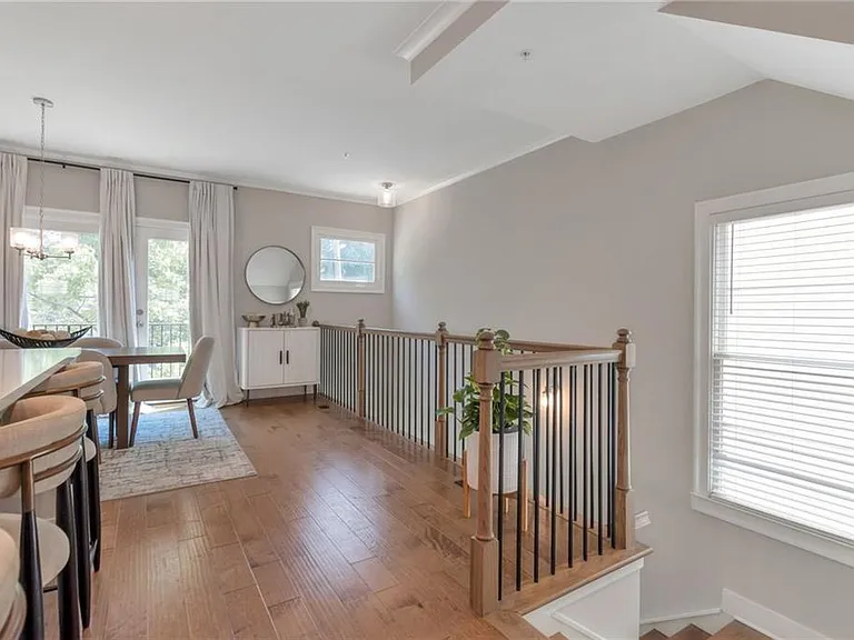 564 Ember Ln — Photo 6