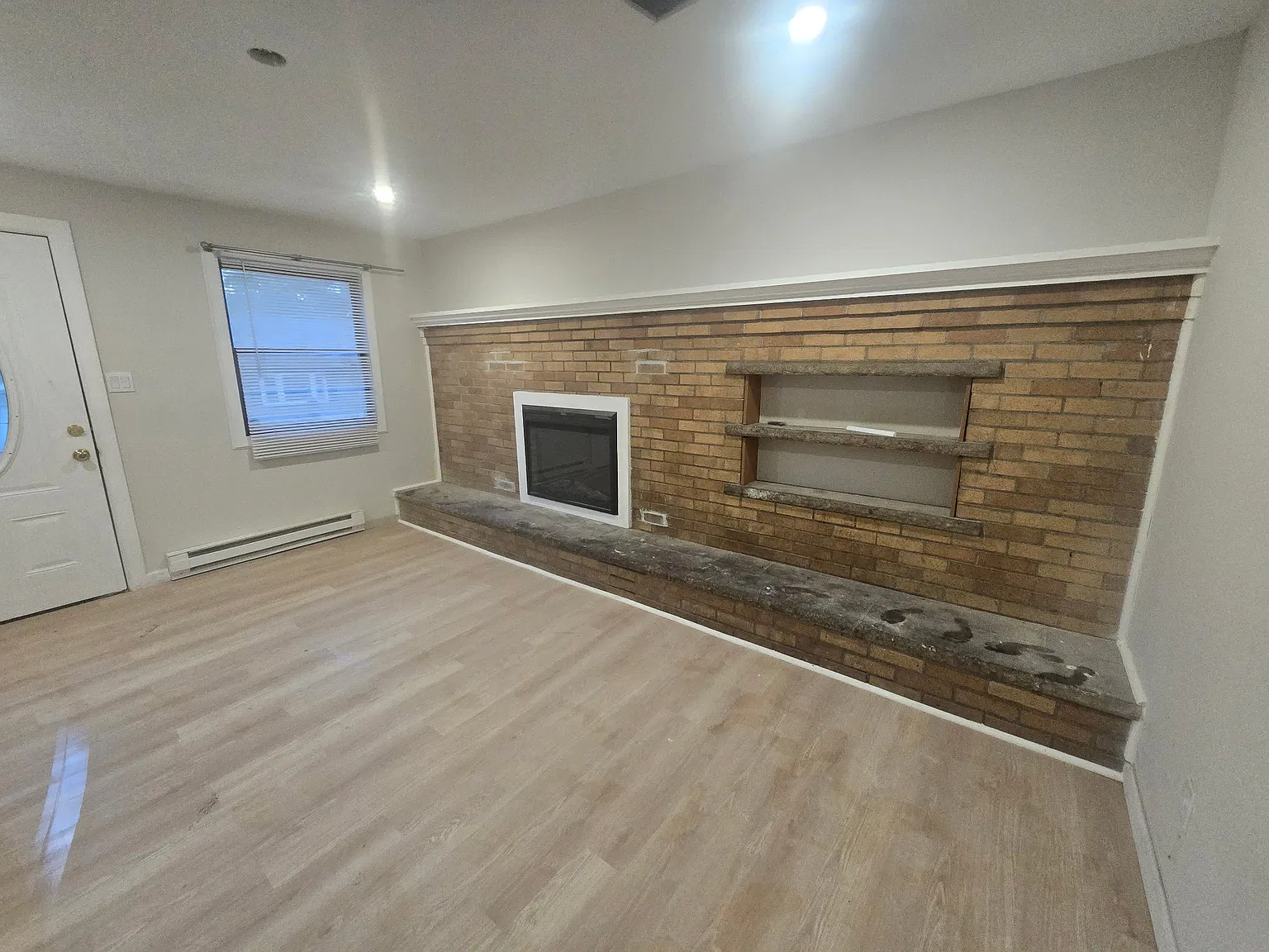 25 Pierpont Ave — Photo 2