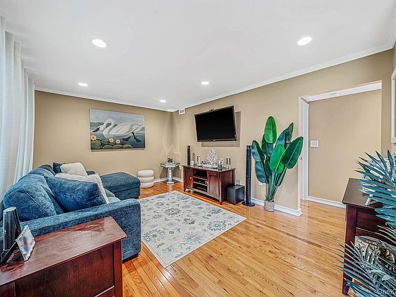 3rd image of 178 Chamberlin Street