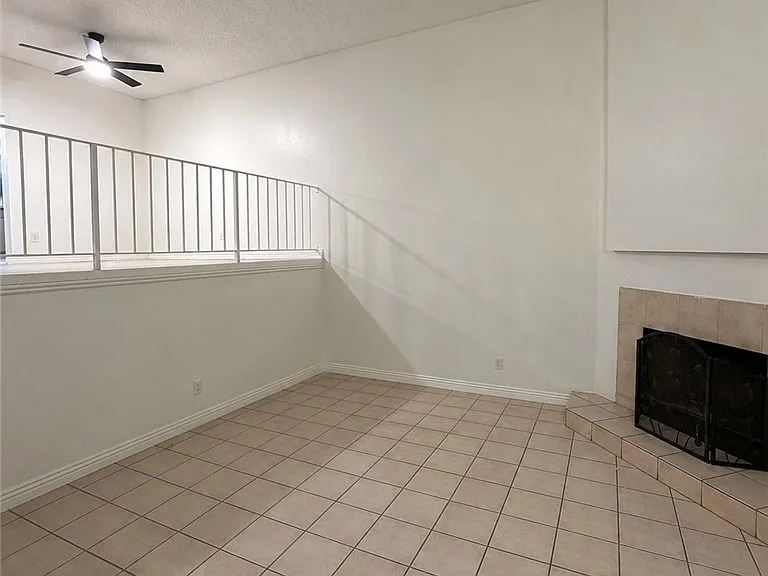 2032 S Bon View Ave #B — Photo 20