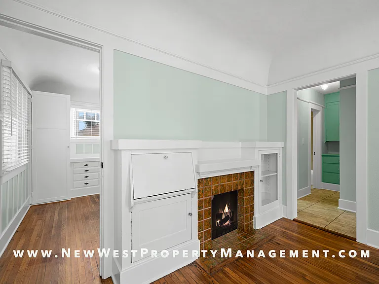 2417 Market St — Photo 15