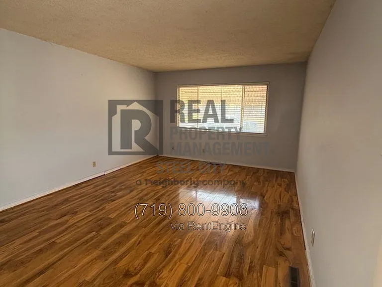 511 W Evans Ave — Photo 3