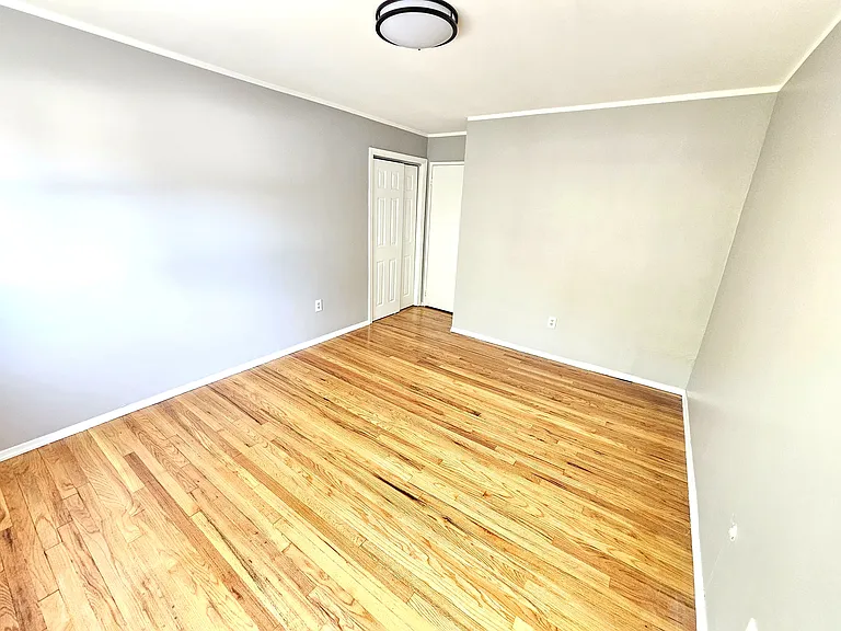 847 Jersey Ave #3 — Photo 3