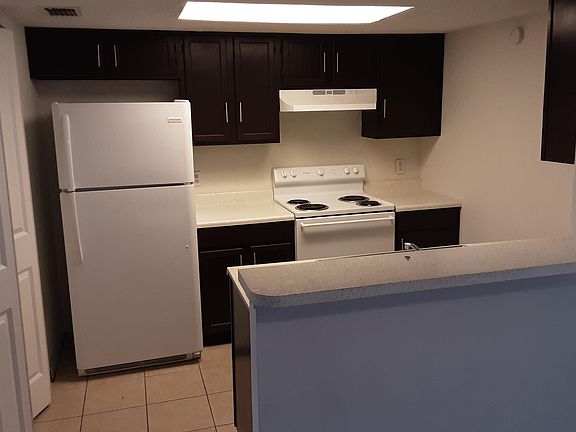 5th image of 4317 Melissa Ct N