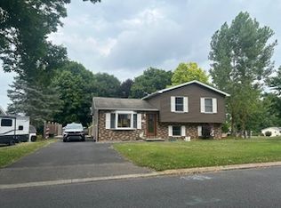 113 Kuhns Ln, State College, PA 16801