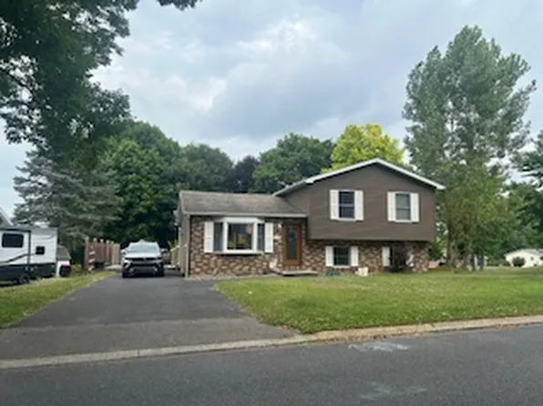 113 Kuhns Ln, State College, PA 16801