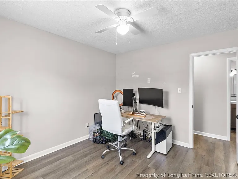 672 Walker St — Photo 11