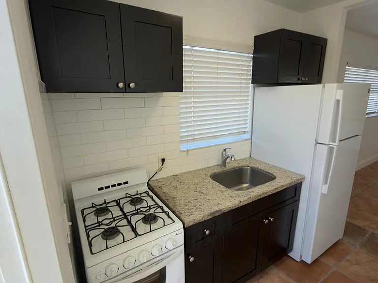 434 E 24th St #1 — Photo 6