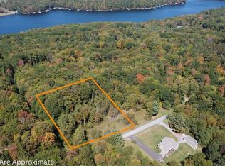 28 Wild Turkey Ln, Oakland, MD 21550