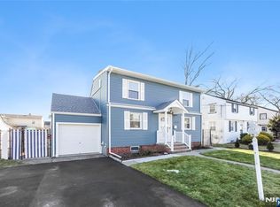 23-26 Berkshire Rd, Fair Lawn, NJ 07410