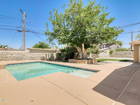 3rd image of 1205 Clausen Dr