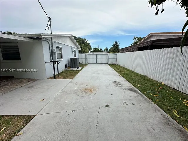 15460 SW 102nd Pl — Photo 8