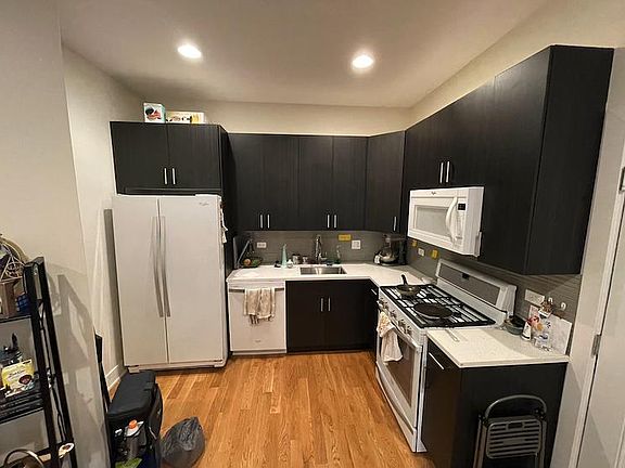 4th image of 4639 N Broadway St #305A