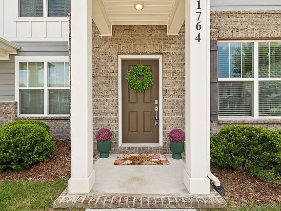 5th image of 1764 Frodo Way