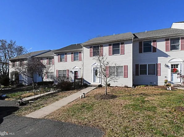 517 Hemsing Cir, Souderton, PA 18964