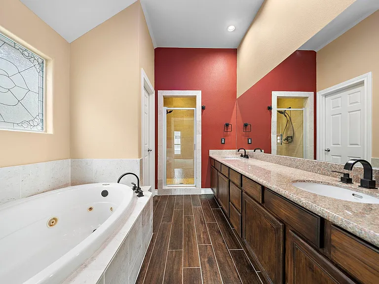 2927 Clinton Dr — Photo 17