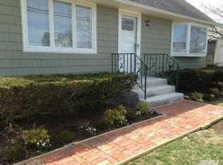 6 James Rd, Amityville, NY 11701