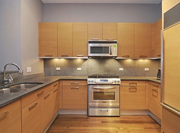3rd image of 500 W Superior St Unit 2108