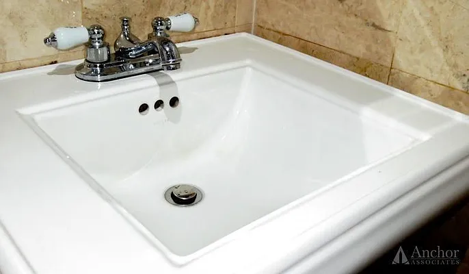 Rented by Anchor Associates | media 27