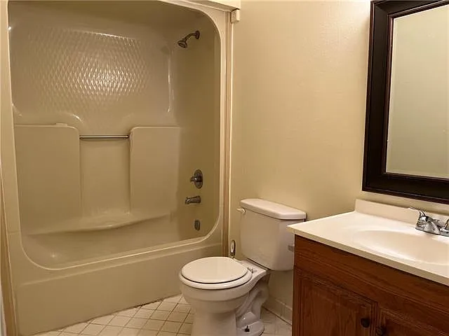 4230 N Claiborne Ave — Photo 13