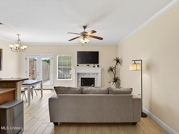 5th image of 3467 Riverbend Cv