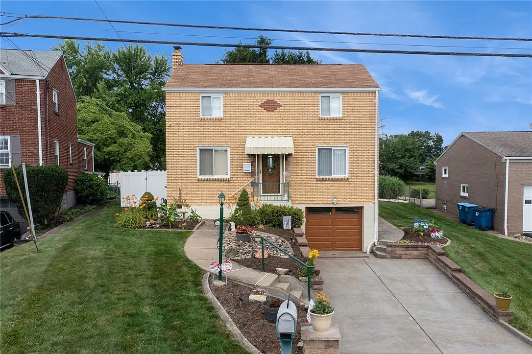 1417 Riverview Dr photo 1