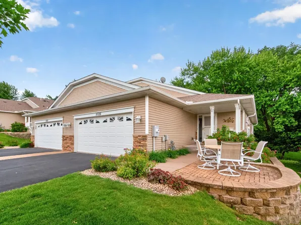 5026 Grenadier Ave N, Oakdale, MN 55128
