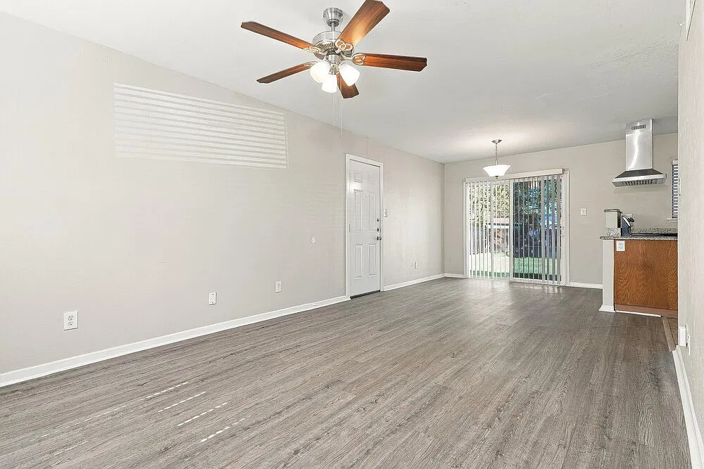 2 bed, 1.0 bath, 1113 sqft, $1,650 — Photo 4