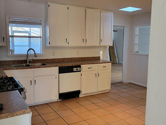 4th image of 2050 Avalon Dr