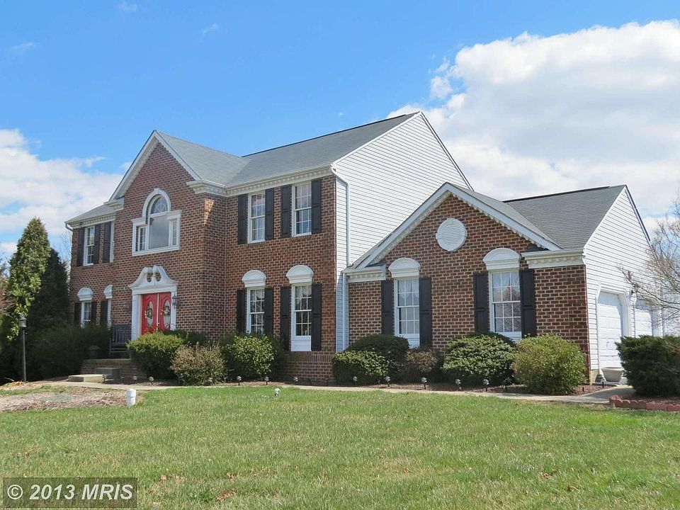 1st image of 222 Thomas Manor Ln