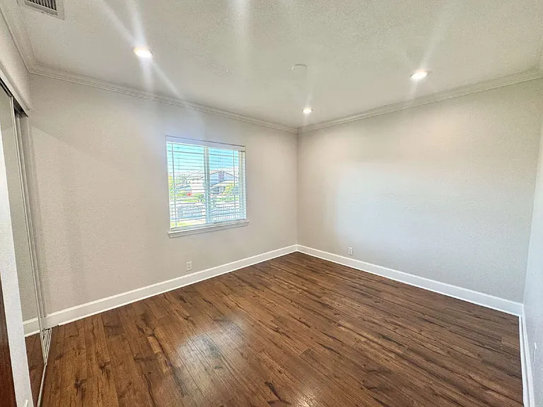 2494 Lone Oak Dr — Photo 34