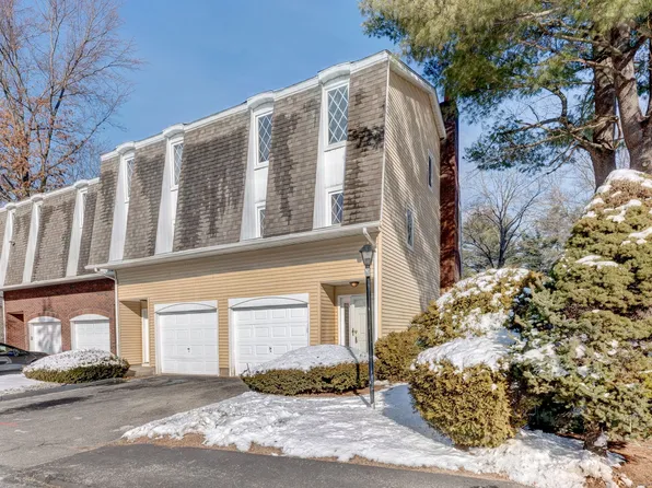 9 Northbrook Court #9, East Hartford, CT 06111