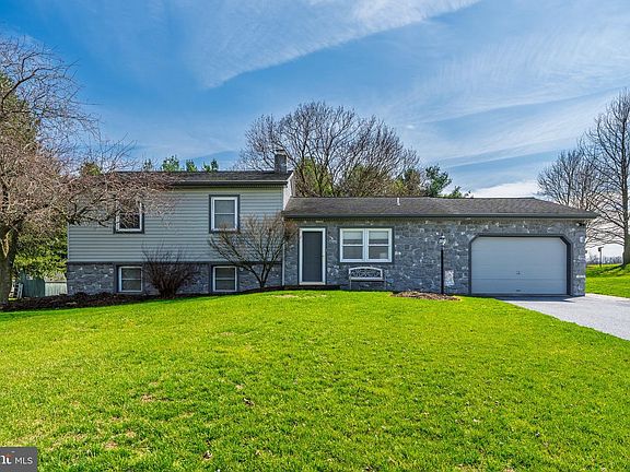 2nd image of 7987 Elizabethtown Rd