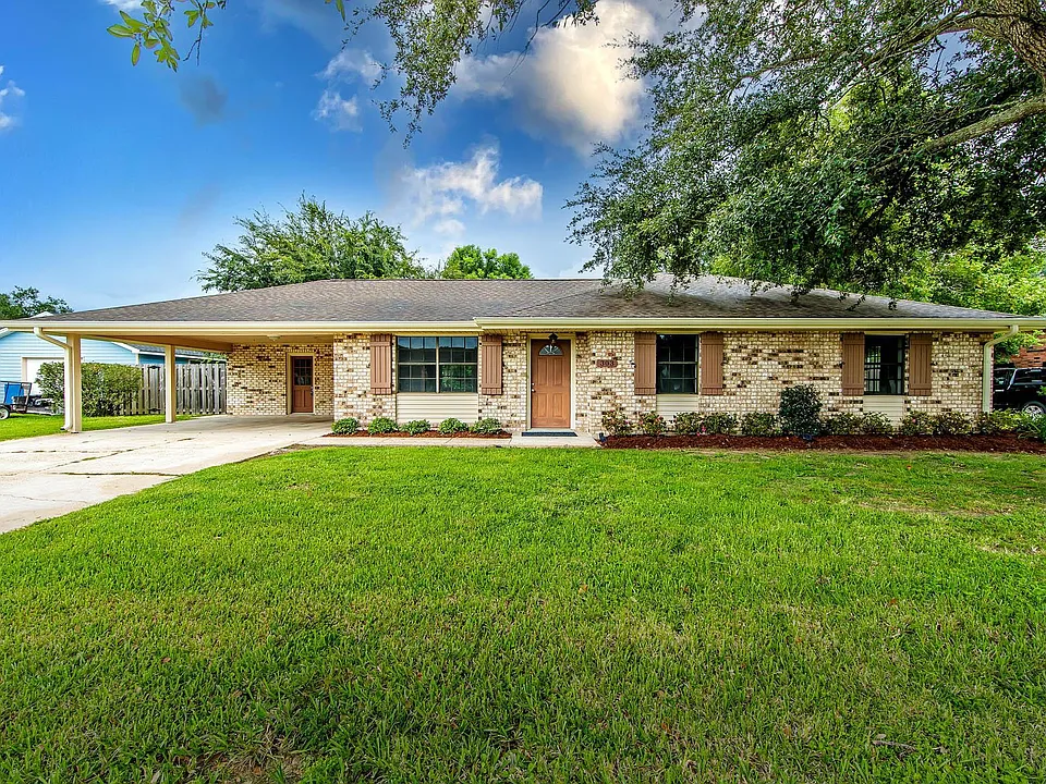303 Hermitage Dr