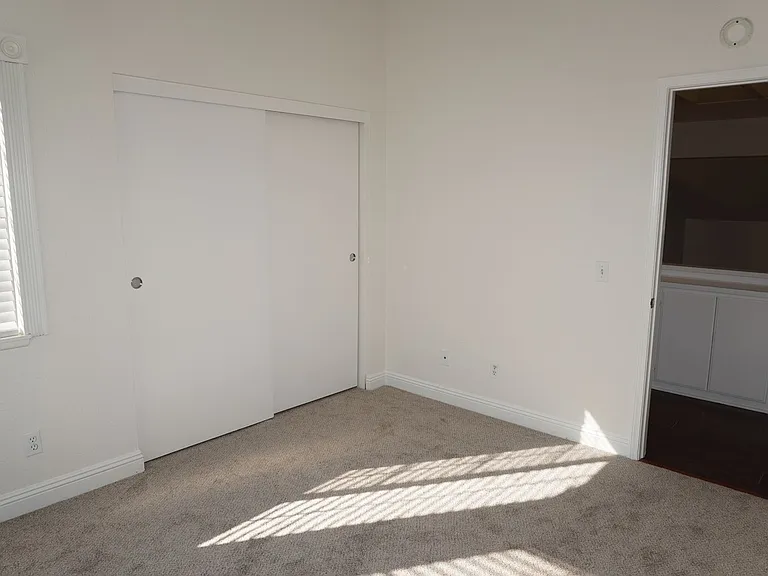 10386 Meadow Creek Dr — Photo 27
