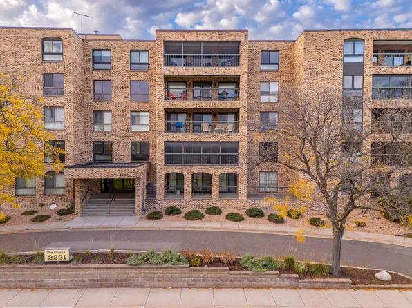 2221 Youngman Ave #203, Saint Paul, MN 55118