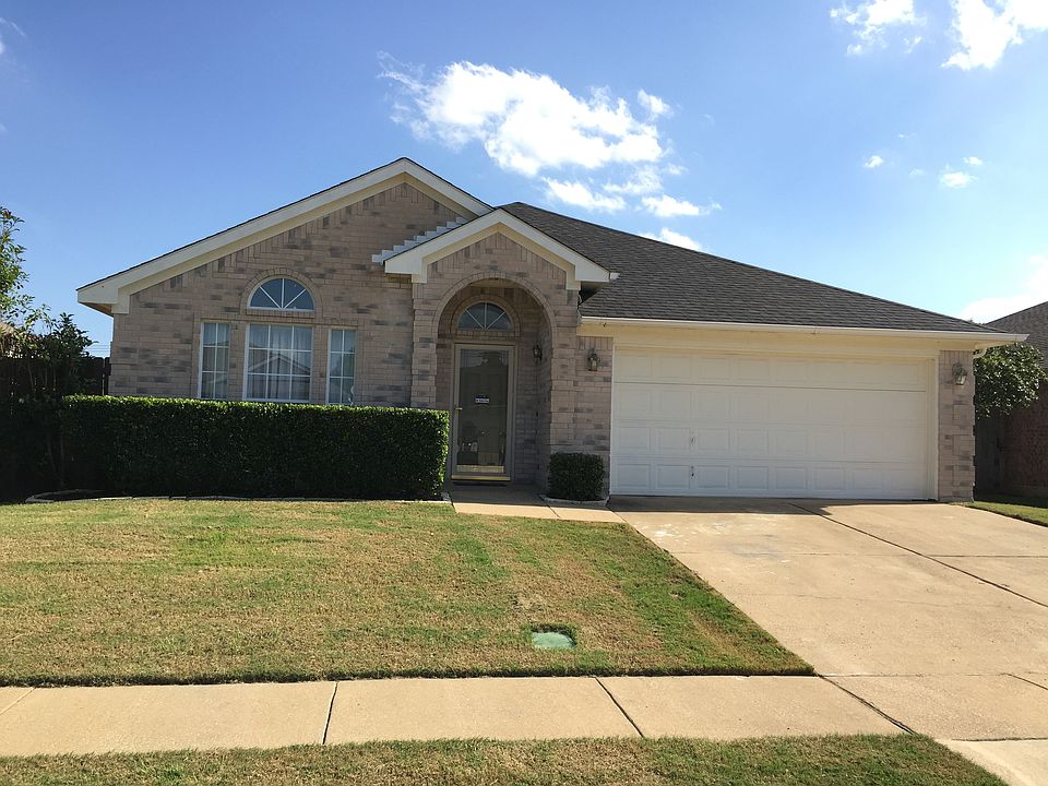 1st image of 404 Flushing Quail Dr
