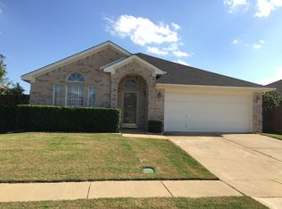 404 Flushing Quail Dr, Arlington, TX 76002