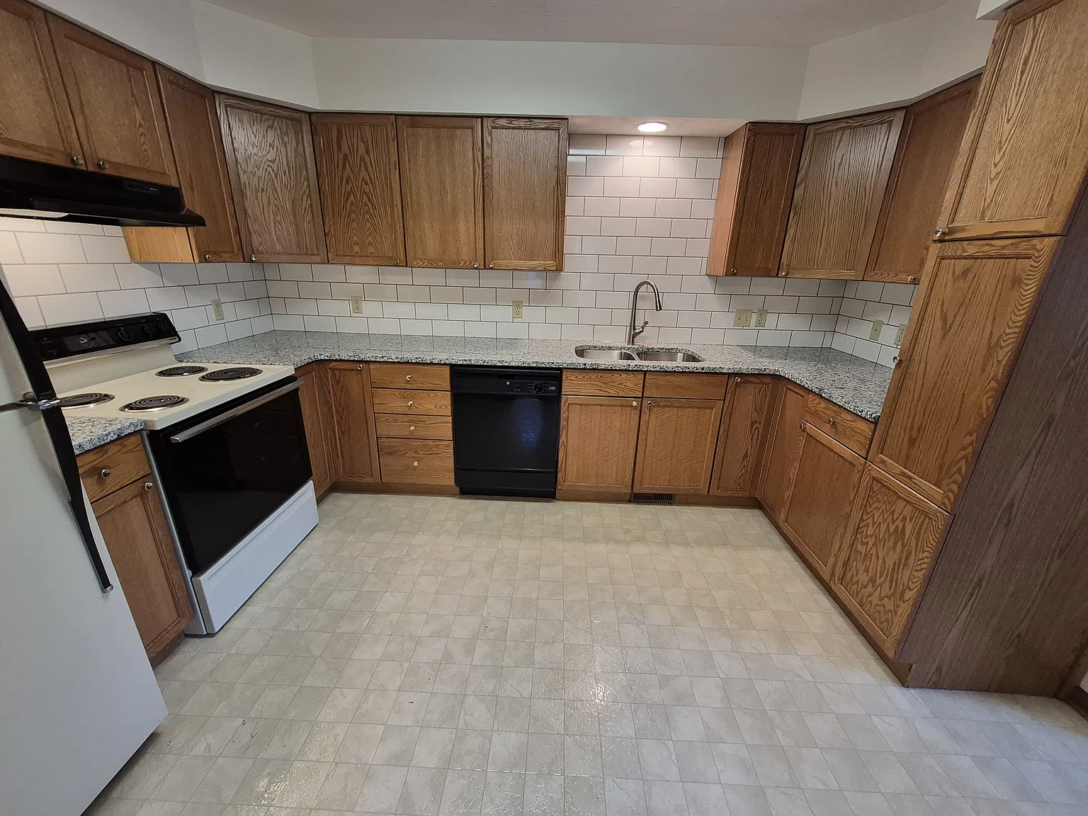 3 bed, 1600 sqft, $1,850 — Photo 4