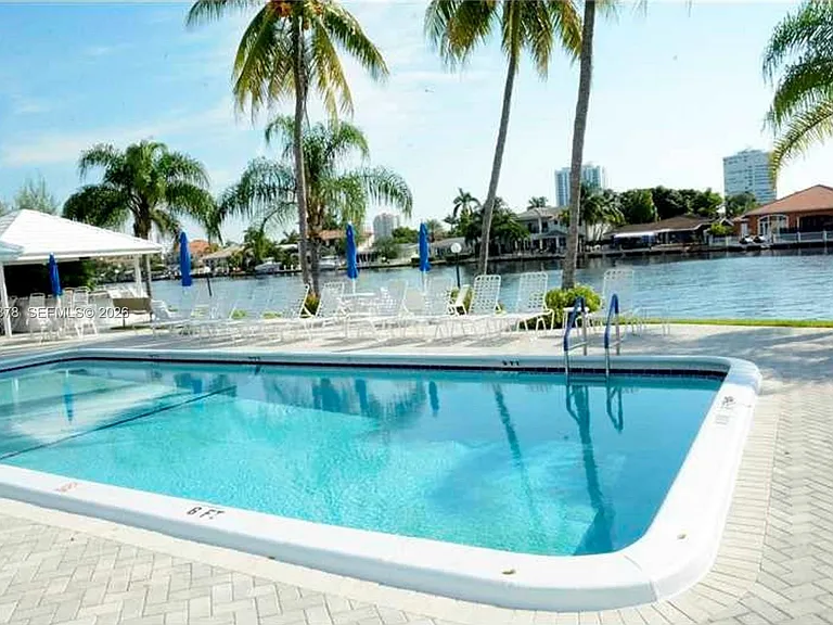 6207 Bay Club Dr #1 — Photo 14