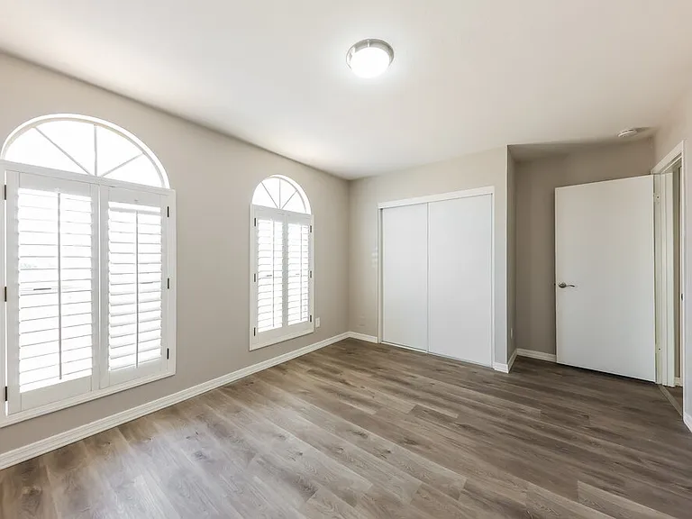 8810 W Grovers Ave — Photo 13