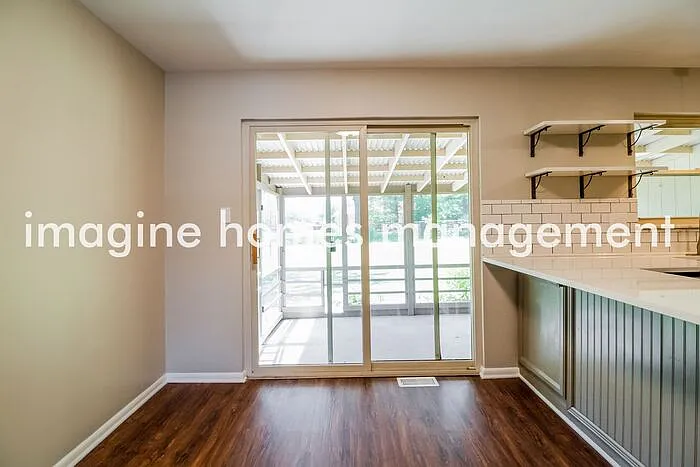 1469 Yellowglen Dr — Photo 4