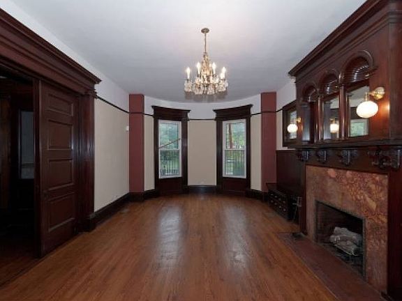 5th image of 5228 S King Dr