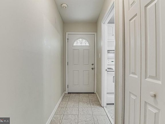 4th image of 260 Burgess Ave