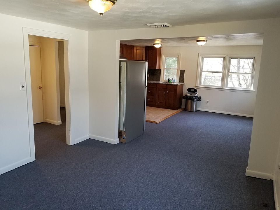 1st image of 389 Main St #3