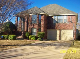 935 Ashmount Ln, Arlington, TX 76017