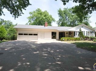 4220 SW Shunga Dr, Topeka, KS 66614