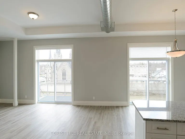 32 Water St N #201 — Photo 7