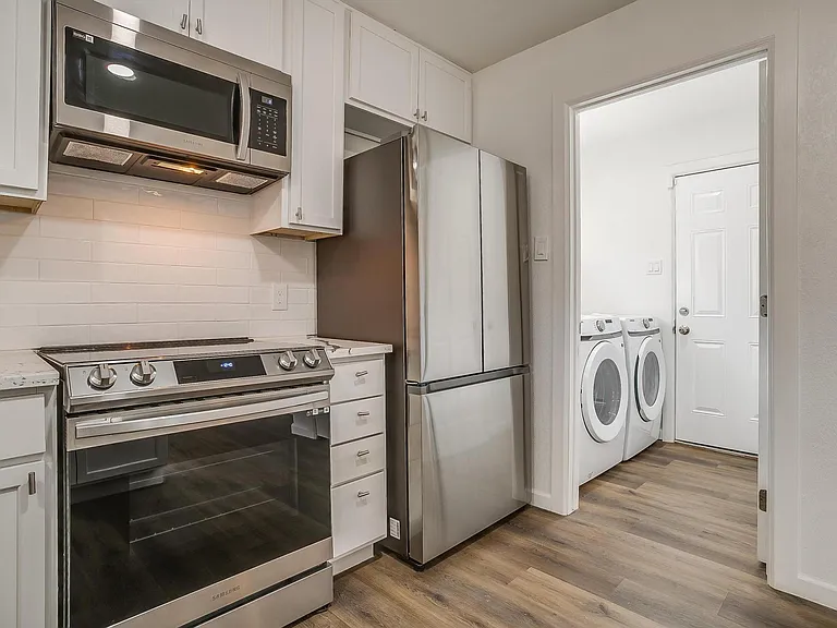 4107 Shamrock Dr — Photo 14